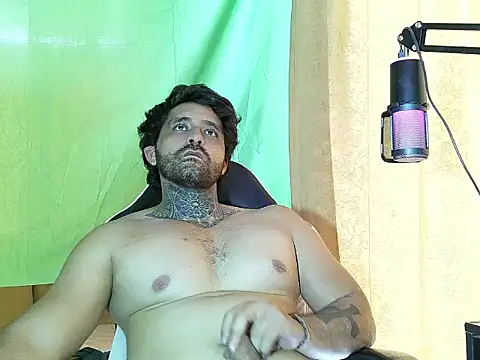 Chat +18 de aronmiller404 ao vivo