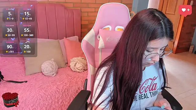 Amy_joones Chat XXX live