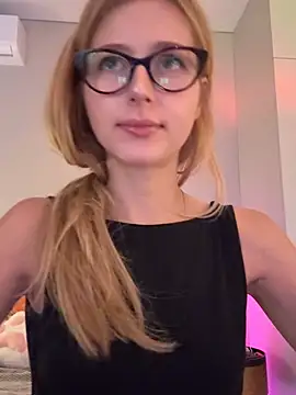 LunaRase Adlı Modelin Canlı XXX Sohbeti