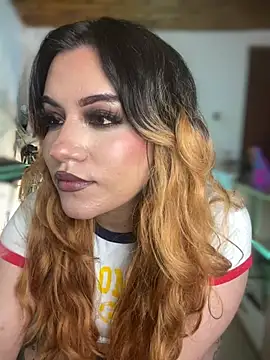دردشة NikkiNix الجنسية المباشرة