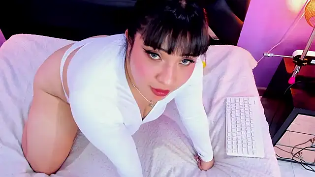 Chatroom XXX en direct de Emma_monserrat