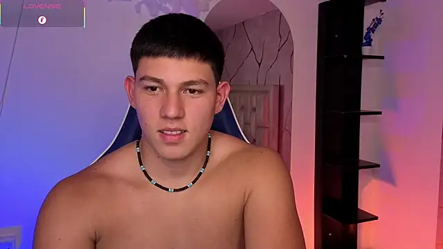 Chat +18 de JamesCr_ ao vivo