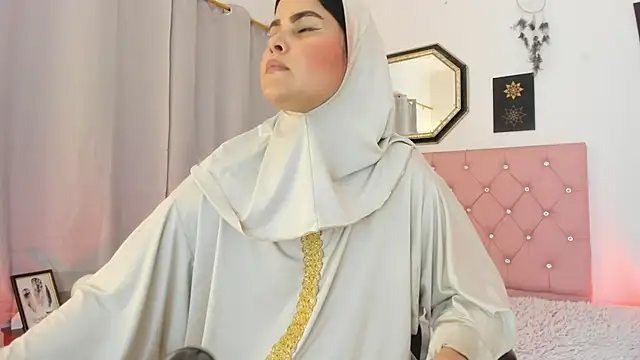 AishaAmin_ Obrolan Langsung XXX