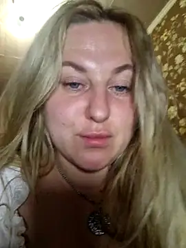 Chatroom XXX en direct de LianaJu