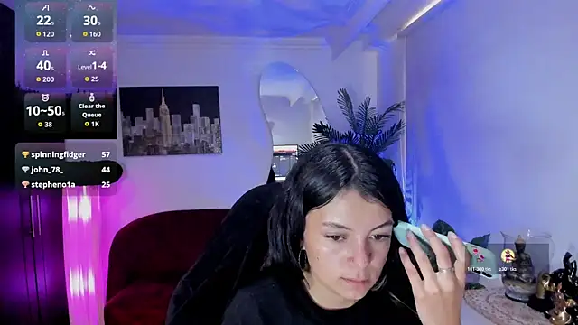 Meghan320 Adlı Modelin Canlı XXX Sohbeti