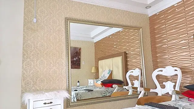 Miladiosa Adlı Modelin Canlı XXX Sohbeti