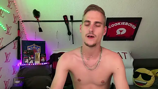 צ'אט XXX בשידור חי של Cookieboy88