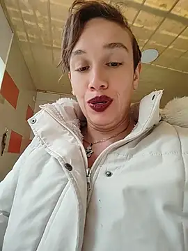 Chatroom XXX en direct de MARILYNKOVANOVA