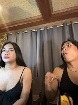 hugecock_tamira Pertunjukan Webcam