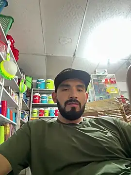 צ'אט XXX בשידור חי של big_bearman