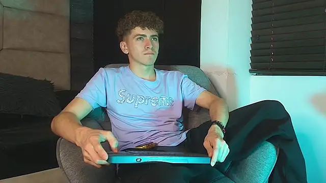 XXX chat uživo modela Tyler_Mcrey