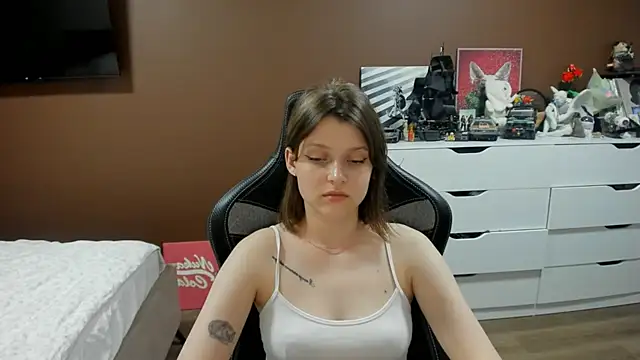SoniNesti live XXX chat