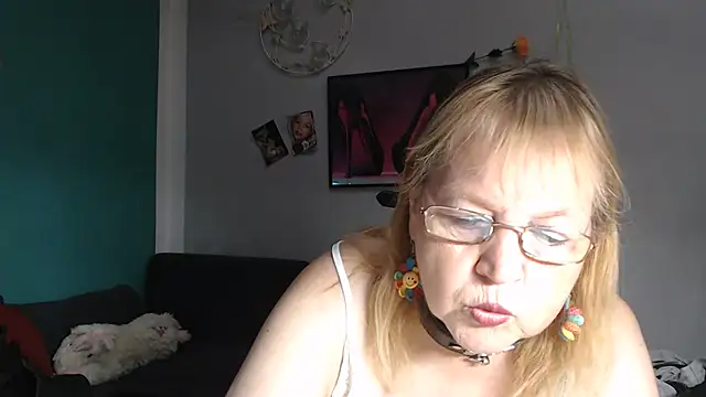 Blasflittchen Adlı Modelin Canlı XXX Sohbeti