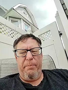 Th3Guy_and_GirlNxtDoor Show in webcam