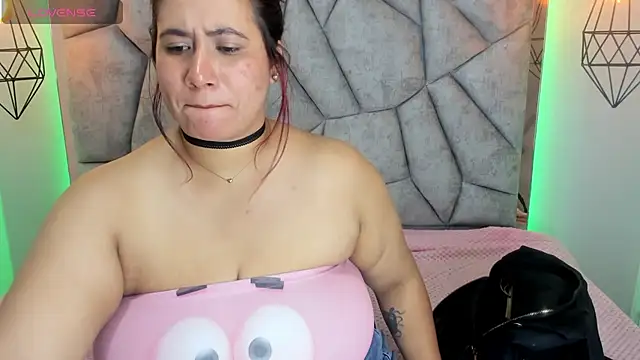 Addyy_02 élő XXX-chatje