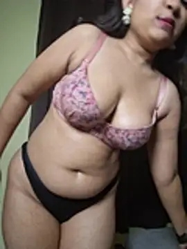 YourToxicBae Adlı Modelin Canlı XXX Sohbeti