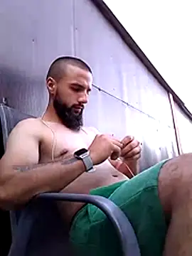 Cosmin78lov élő XXX-chatje