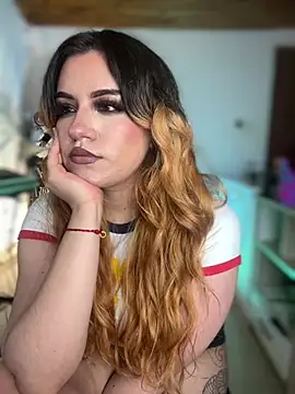 NikkiNix Chat XXX in diretta
