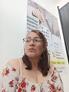 LUISA--30 live XXX chat