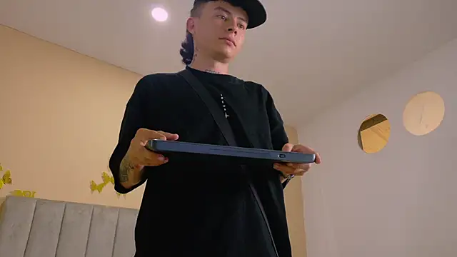 Nascary_Fox live XXX chat