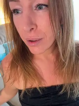 ChristinaSiemone live XXX chat