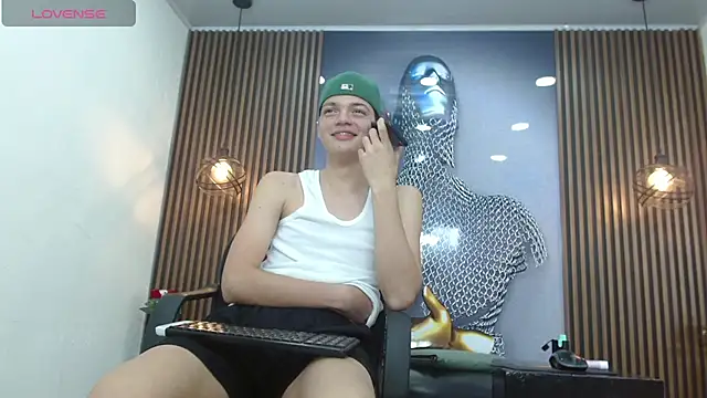 AlejoBussnek live XXX chat