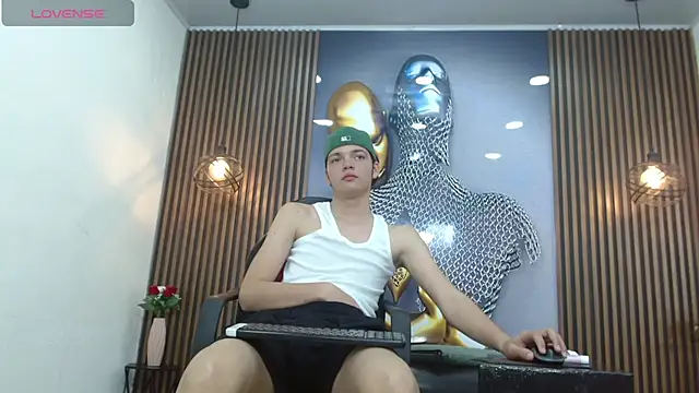 AlejoBussnek's Live XXX Chat