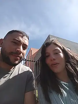 Show Webcam de Aria_and_Dante