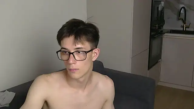 ElijahTarlet Adlı Modelin Canlı XXX Sohbeti