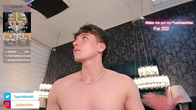TaylerWhite live XXX chat