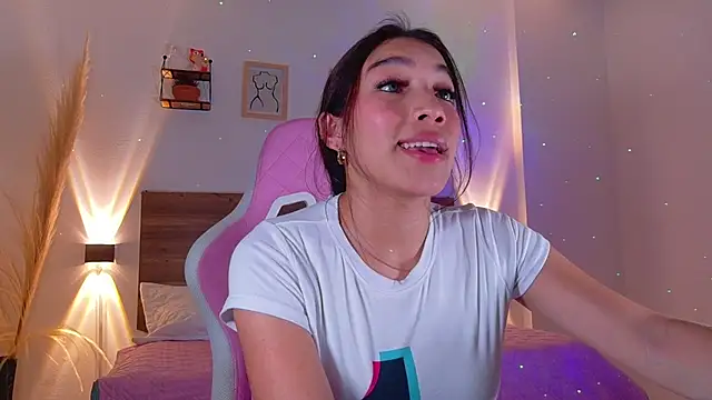 _Emmakiss_ live XXX chat