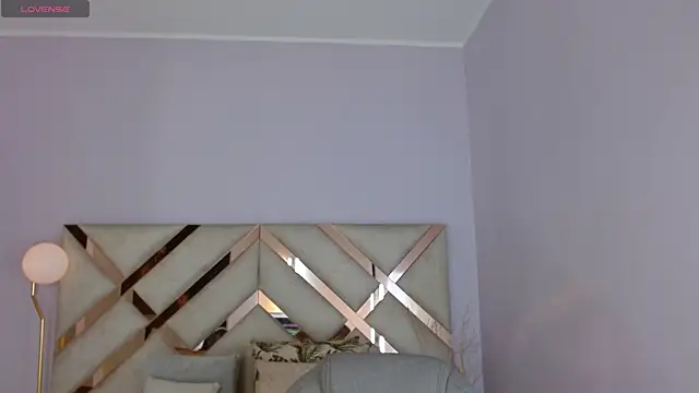 Maiacharris_ live XXX chat