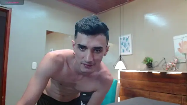 FelipeFriendly Chat XXX live