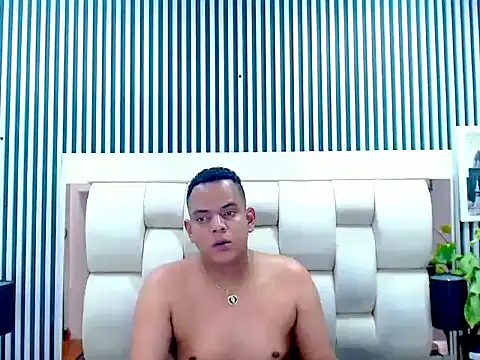 Papi_95 Webcam Show