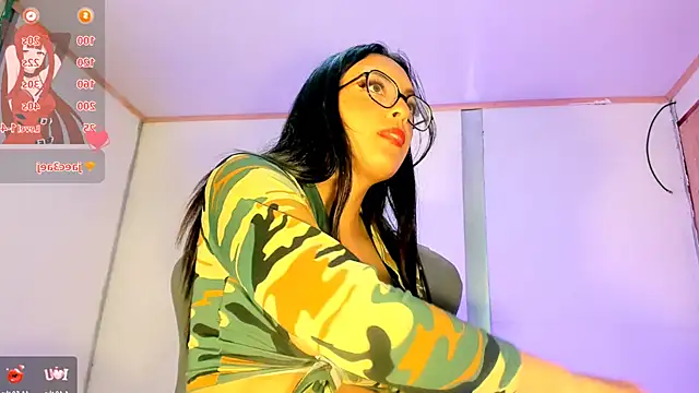 MiaStarts live XXX chat