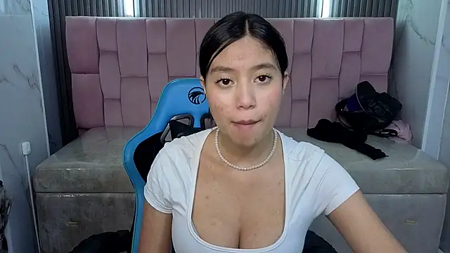Eimy18_b's Live XXX Chat