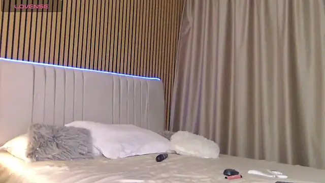 Онлайн чат XXX Halie_May