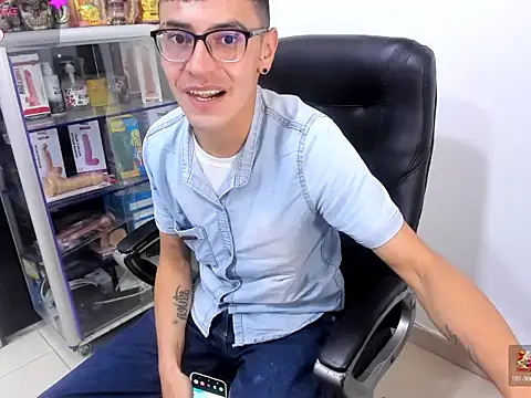 Alexx_bigcockk_ Chat XXX in diretta