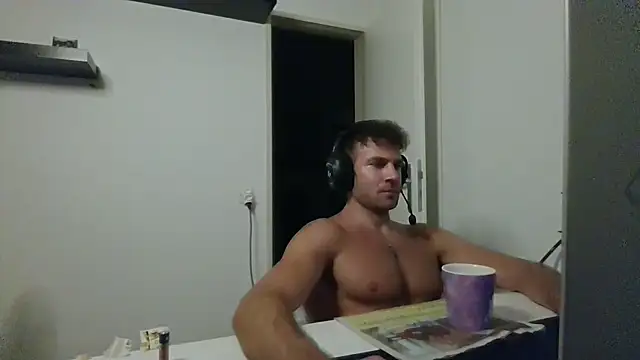 alpha-hunk live XXX chat