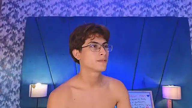 Chat +18 de Aaron_Eze ao vivo