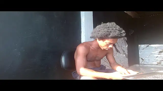 Larry-n-clouds' Live XXX Chat