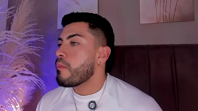 Chat XXX en directo de Alexander_Diazz