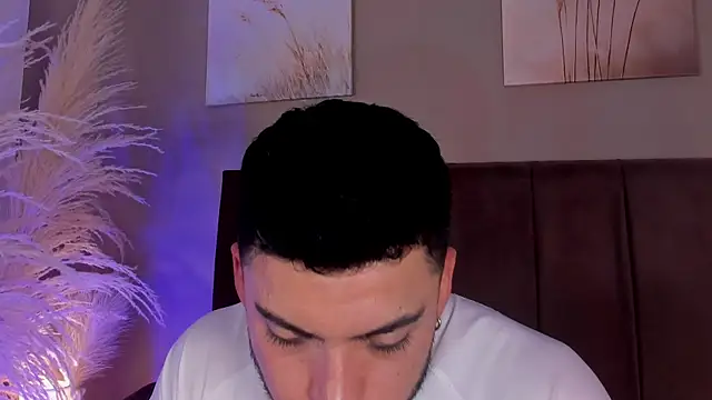 Chat XXX en directo de Alexander_Diazz