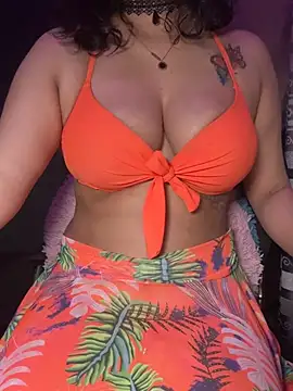 Alana_Queen_X Adlı Modelin Canlı XXX Sohbeti
