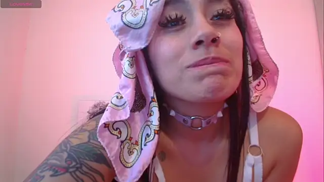 Chatroom XXX en direct de Millie_bobby