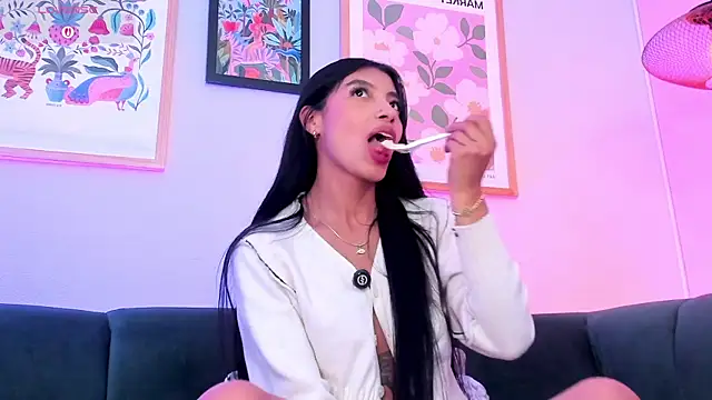 Tiffany_Low's Live XXX Chat