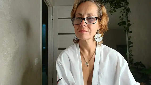 LioraWeiss live XXX chat