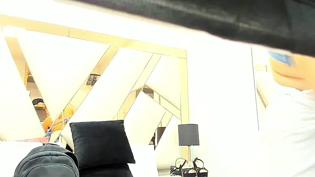 Živá chatovací místnost AliceCruzz