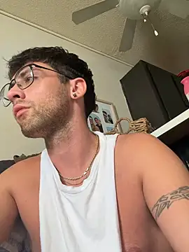 Graysontaylor@xh: онлайн-секс-чат