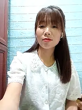 AmyLinee01 即時 XXX 聊天